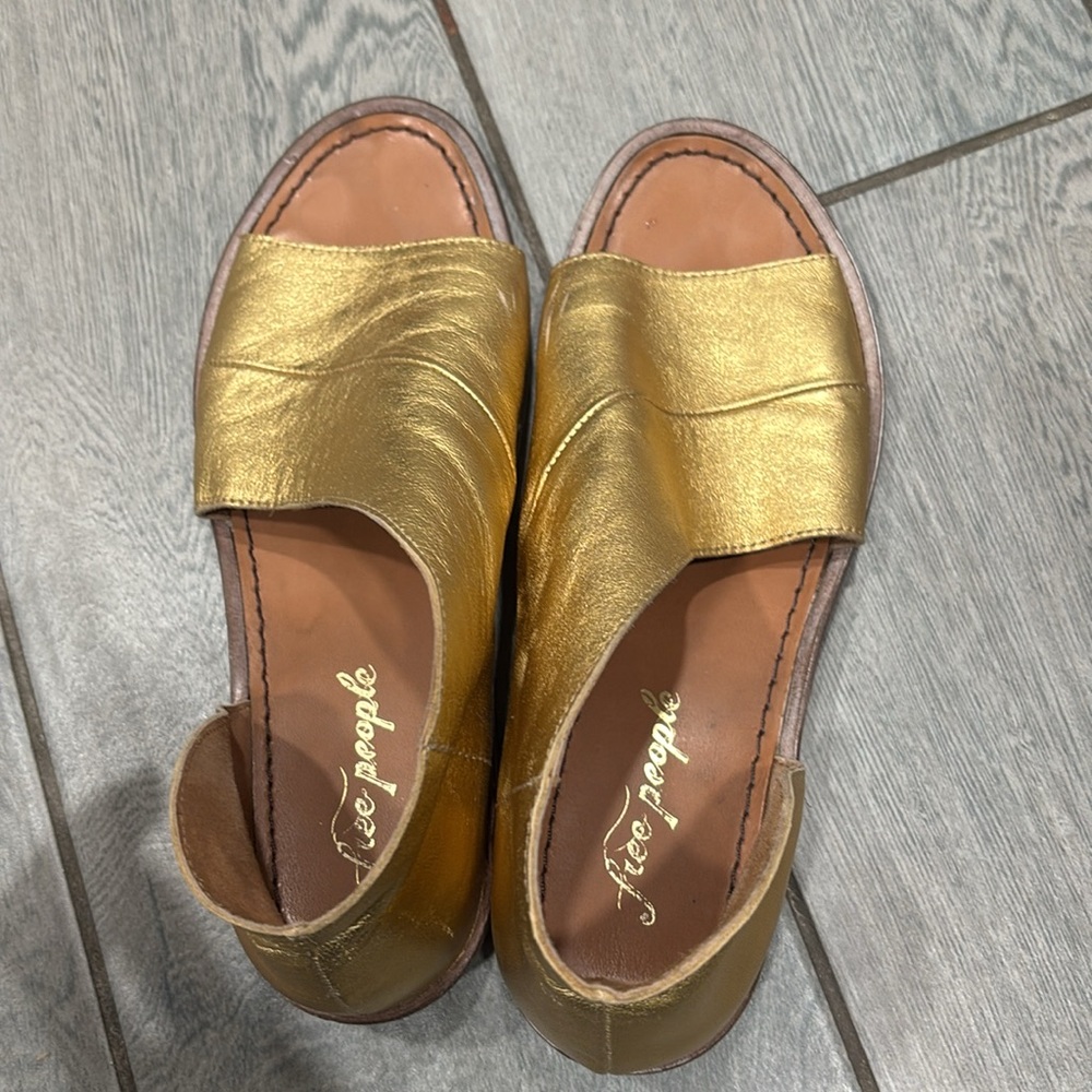 Free People Mont Blanc Asymmetrical Sandal Gold Size 38 - Picture 7 of 7